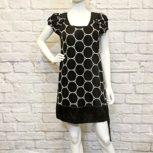 Hanii Y. 40 (US 4) Cotton / Silk Shift Dress Black White Square Neck Embroidered